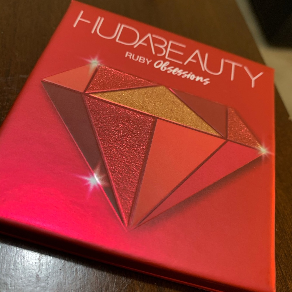 Huda Beauty Obsessions Palette Ruby